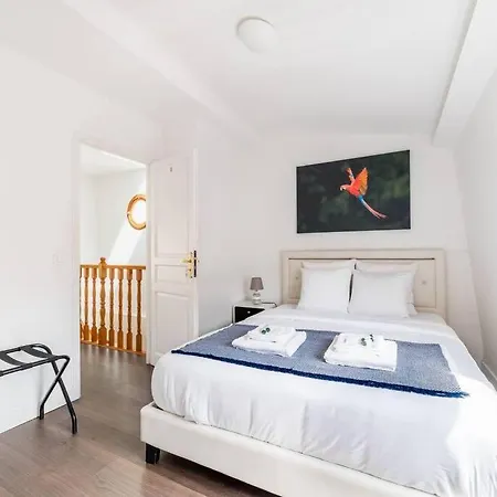 Charme Parisien Hotel